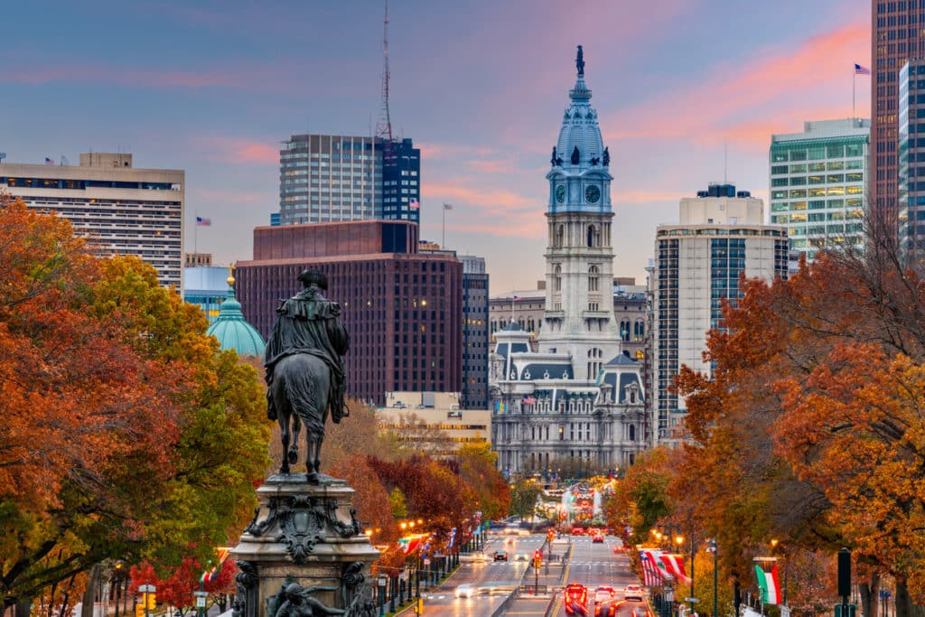 Philadelphia, Pennsylvania, USA in autumn overlooking Benjamin Franklin Parkway.